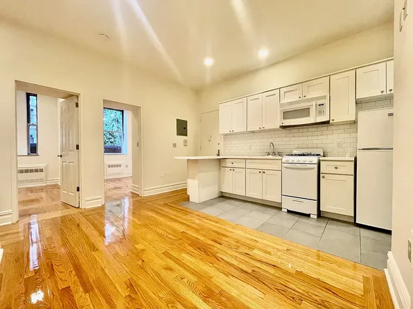 59 W 10th St APT 1E, New York, NY 10011