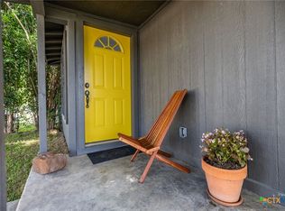 608 San Antonio Ave, Seguin, TX 78155