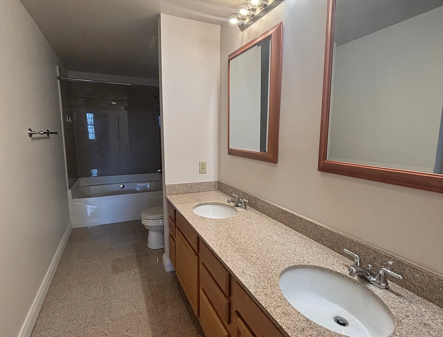 1 bed, 1.5 bath, 1442 sqft, $1,850 — Photo 3