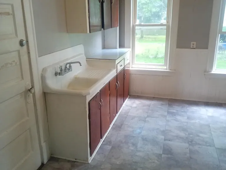 1957 Cudaback Ave #2 — Photo 7