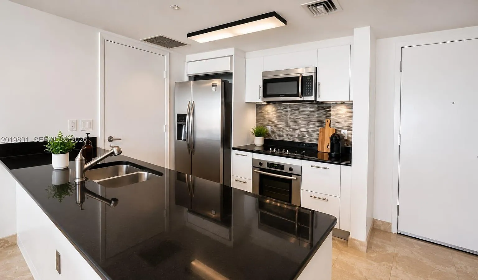 50 Biscayne Condo — Photo 4