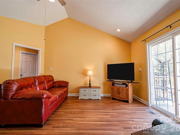 4th image of 127 Albertville Ln