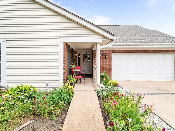 4th image of 327 Retreat Ln