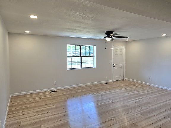 5th image of 234 Peach St