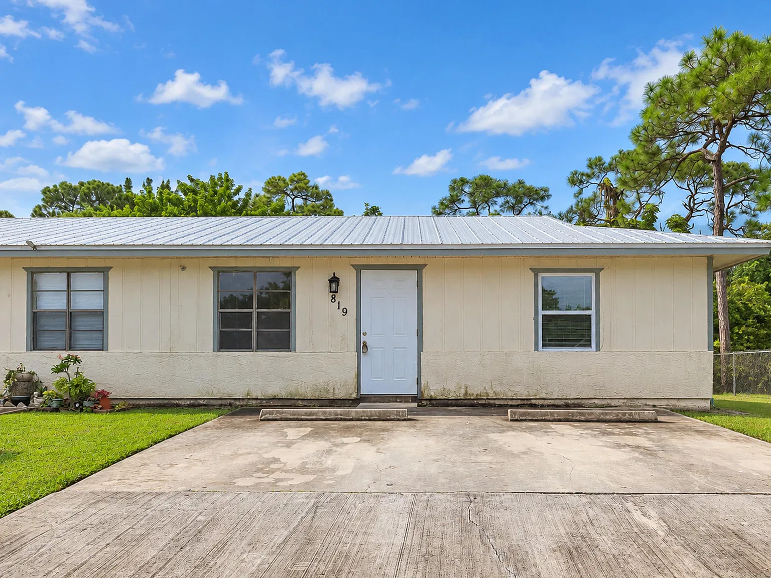 2 bed, 1.0 bath, 1508 sqft, $1,500 — Photo 1