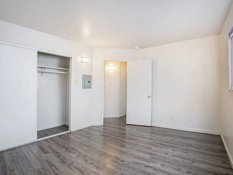 1804 Santa Clara Ave #C - 1 bedroom | 1 bathroom | Upper unit — Photo 8