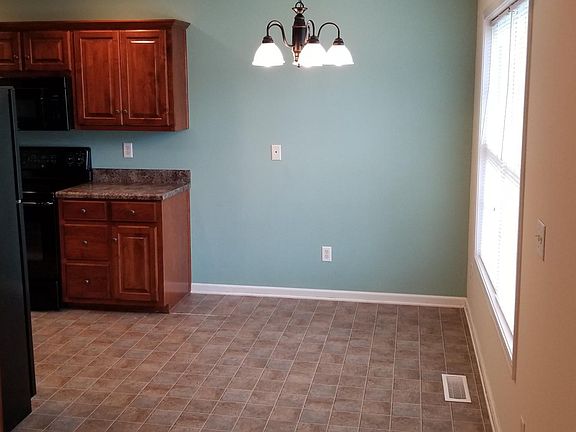 4th image of 175 Old Mill Dr