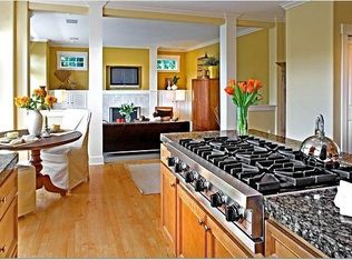 3220 E Mercer St, Seattle, WA 98112