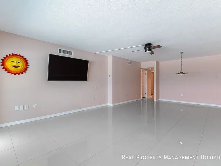 1700 Benjamin Franklin Dr #3B — Photo 5