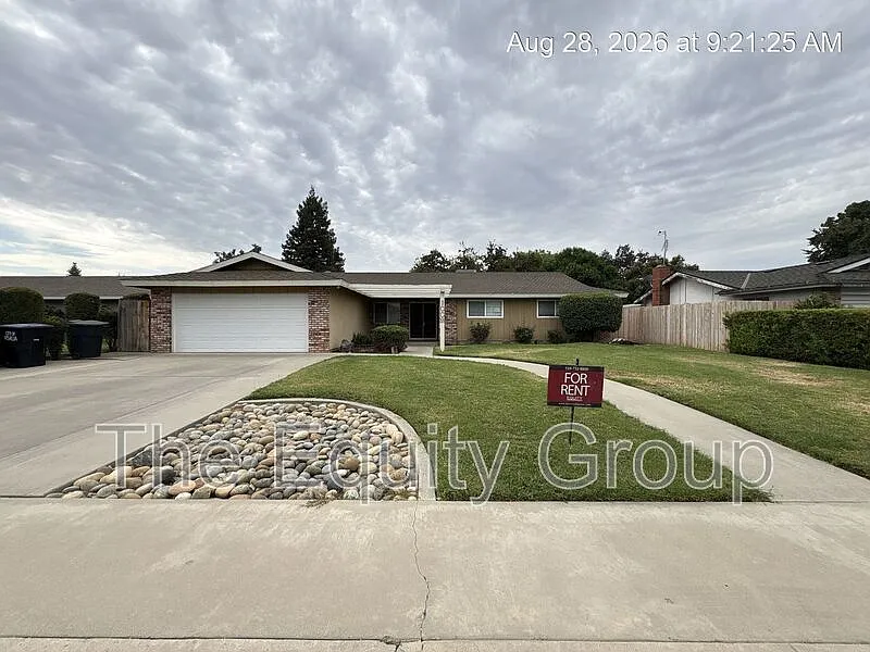 1009 W Laura Ave