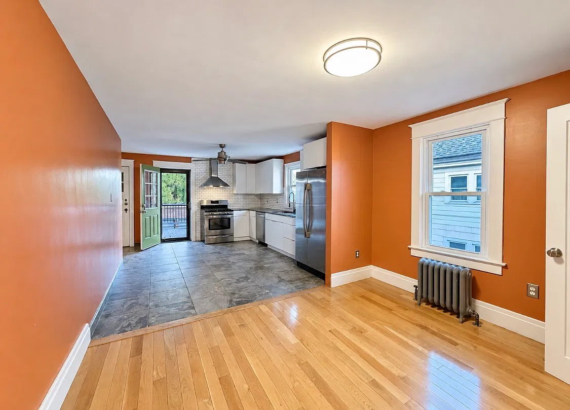 3 bed, 1.5 bath, 1550 sqft, $2,300 — Photo 1