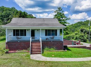 124 Maple Crest Cir, Surgoinsville, TN 37873