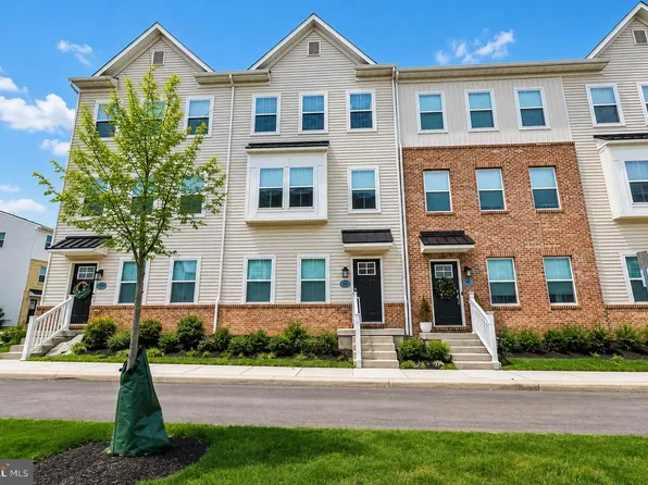 26 Atkins Dr, Bridgeport, PA 19405