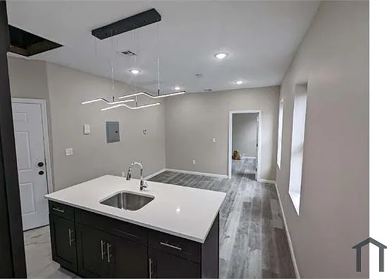 2 bed, $1,995 — Photo 3