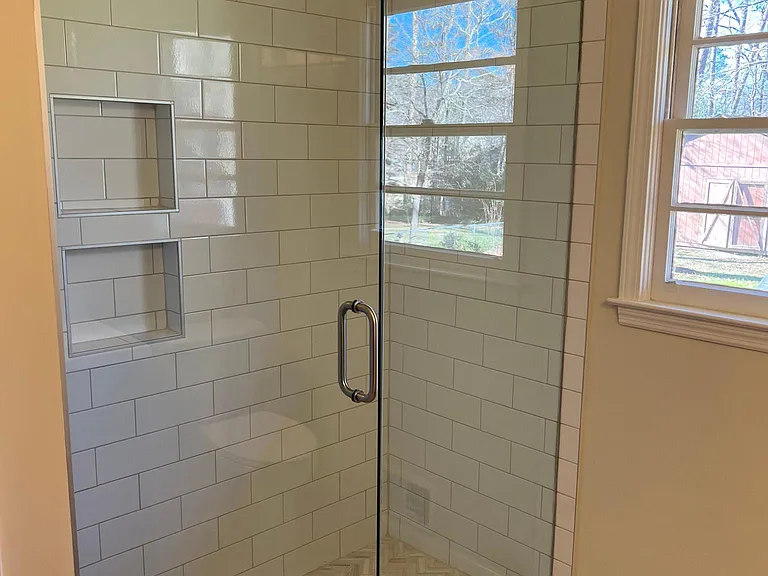 212 Manning Dr — Photo 3
