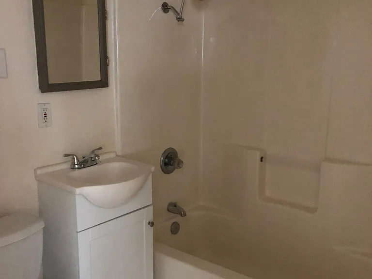 107 E Holston Ave #4 — Photo 8