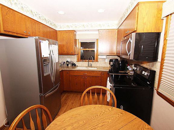 2nd image of 7030 W Kinnickinnic River Pkwy
