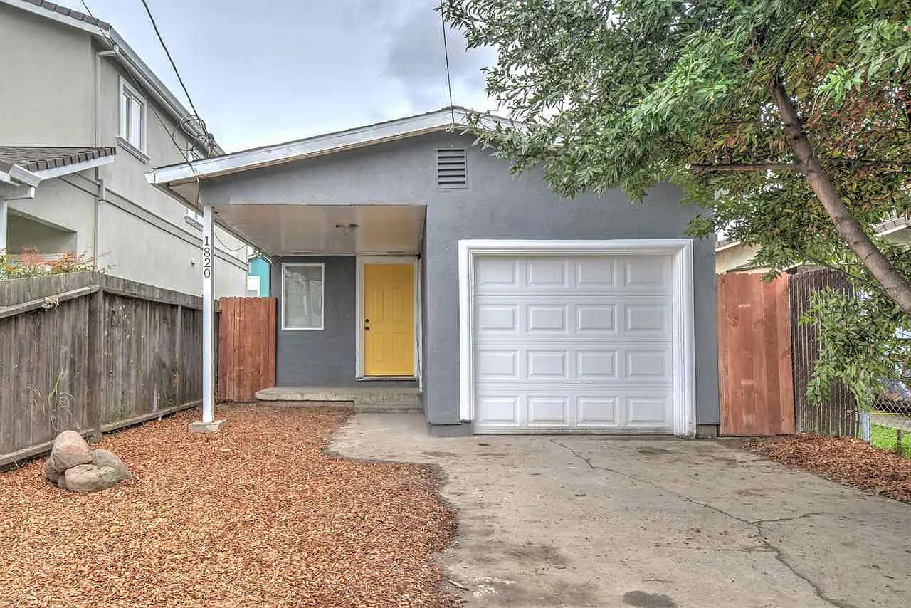 1820 Fred Jackson Way photo 1