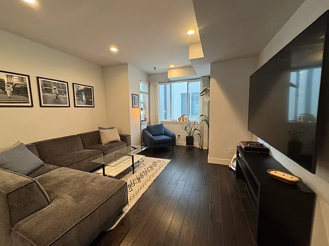 3372 S Pearl St #B — Photo 4