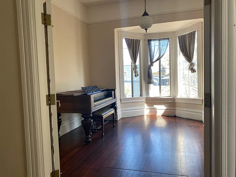 813 Wood St — Photo 3