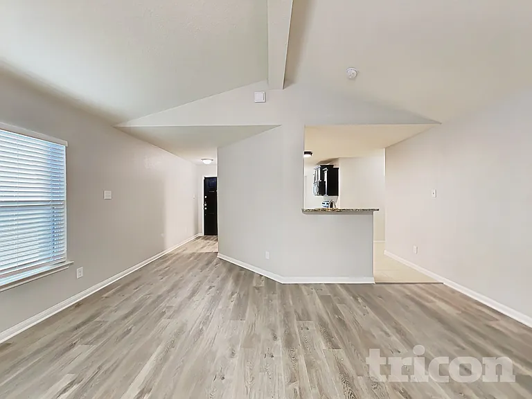 3414 Summer Mdw — Photo 4