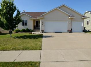 5518 Mayfair St SW, Cedar Rapids, IA 52404