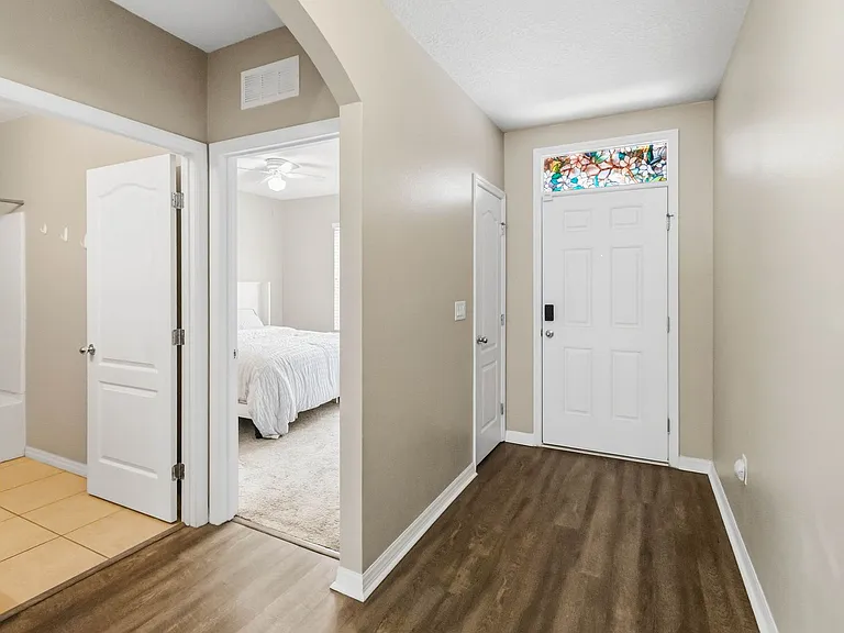 2318 Sequoia Way — Photo 2