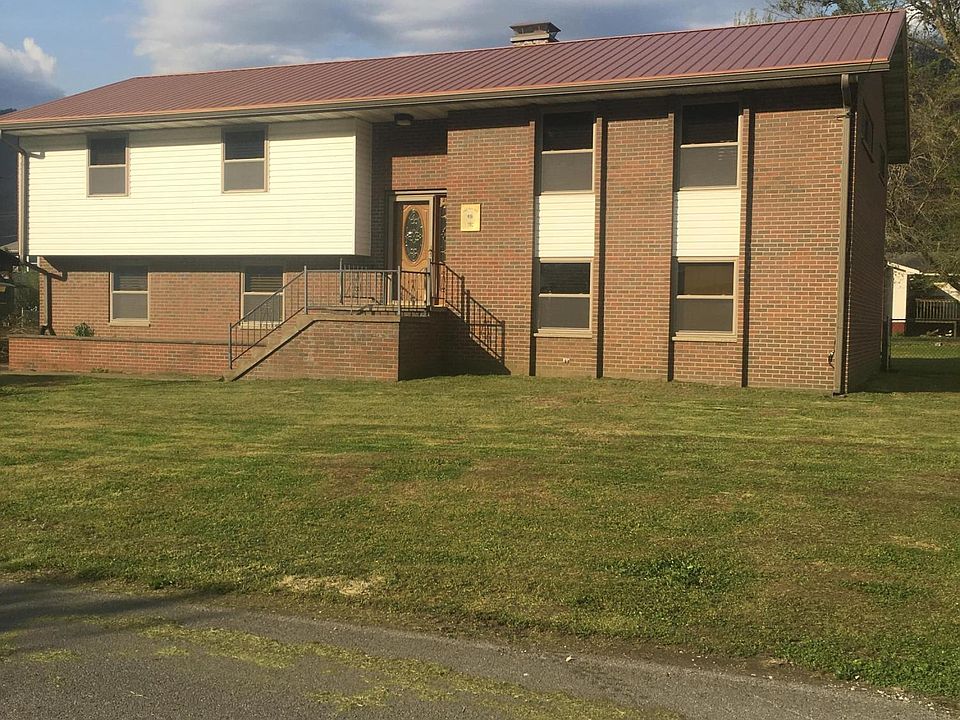 1st image of 16 Elm Dr