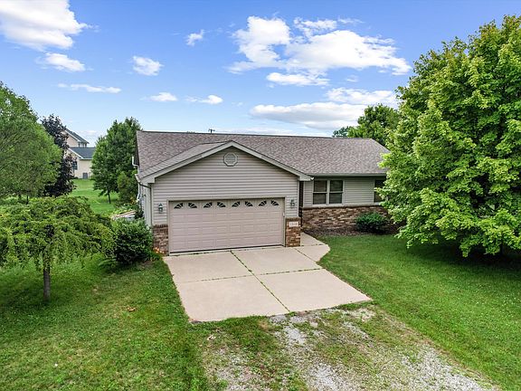 3rd image of 1510 Muehleisen Rd