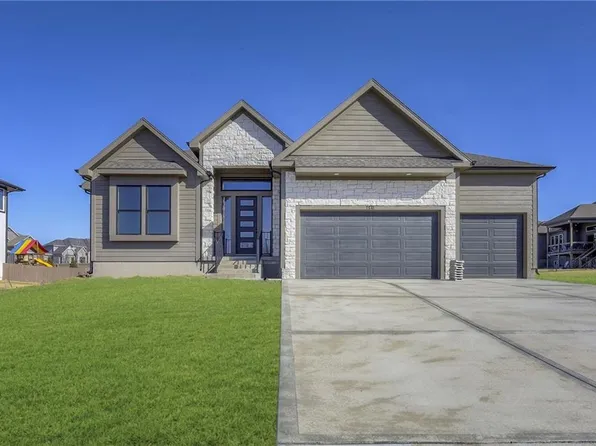 7541 Green St, Shawnee, KS 66227