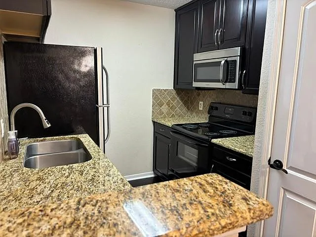 2121 Hepburn St #707 — Photo 8