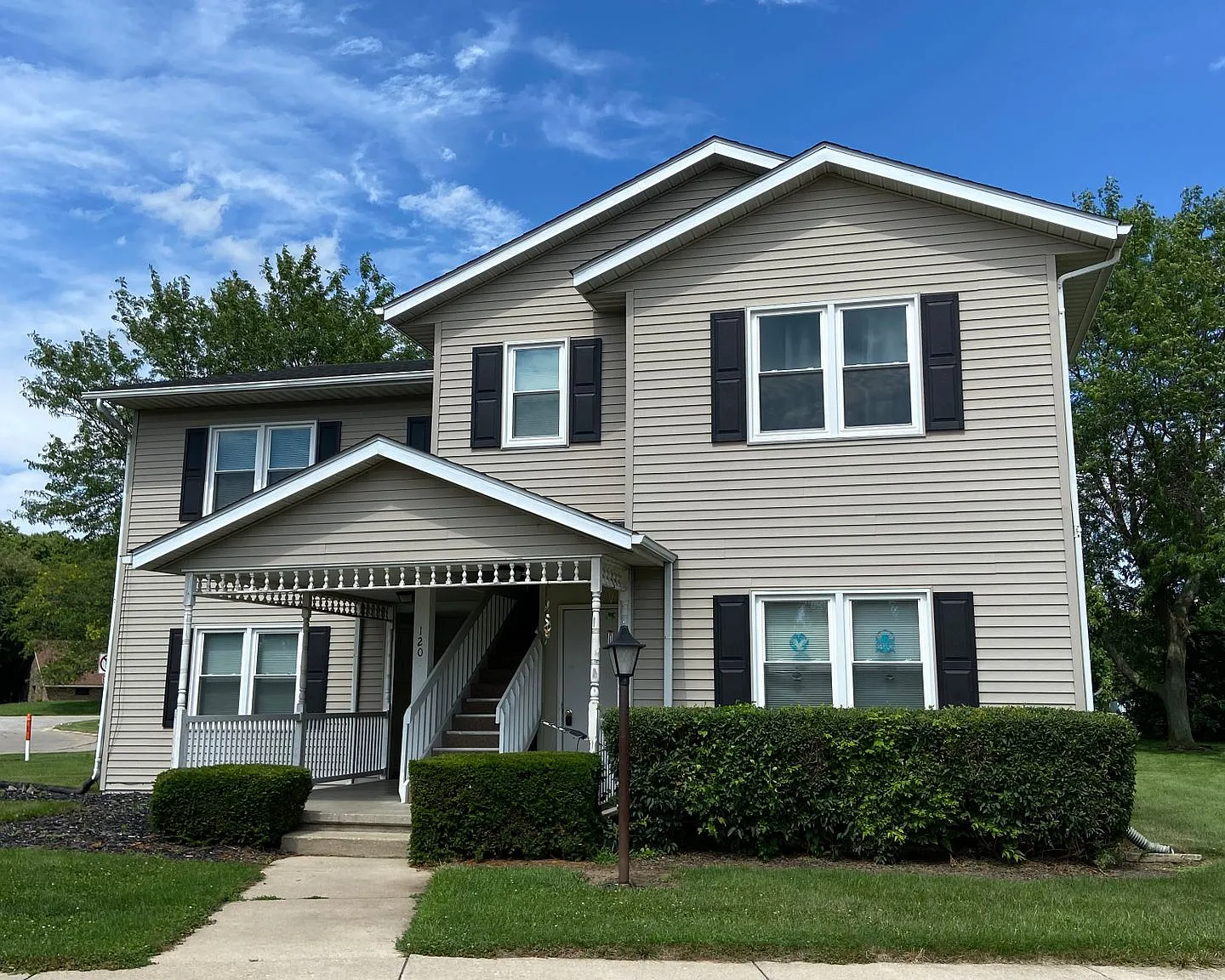 120 S Silverwood Ln — Photo 1