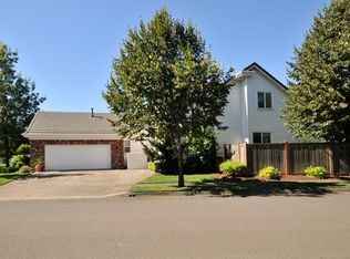 2391 Lakeview Dr, Eugene, OR 97408