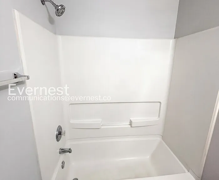 8643 Thomas Ln — Photo 16
