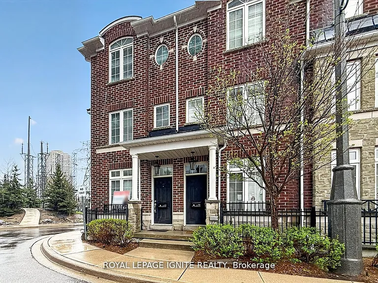 117A The Queensway Ave #Townhouse 95 — Photo 2