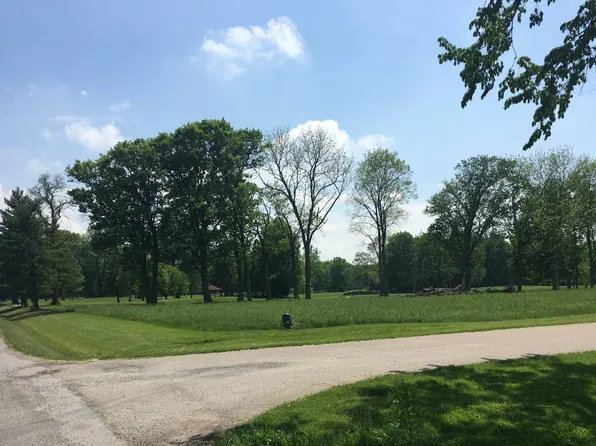 87th Wedgewood Dr #9, Monmouth, IL 61462