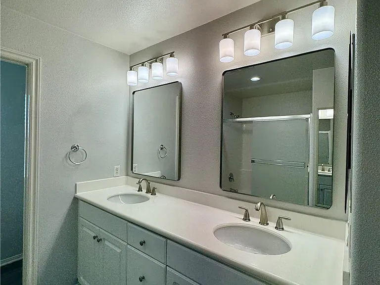 297 Tustin Field Dr — Photo 33