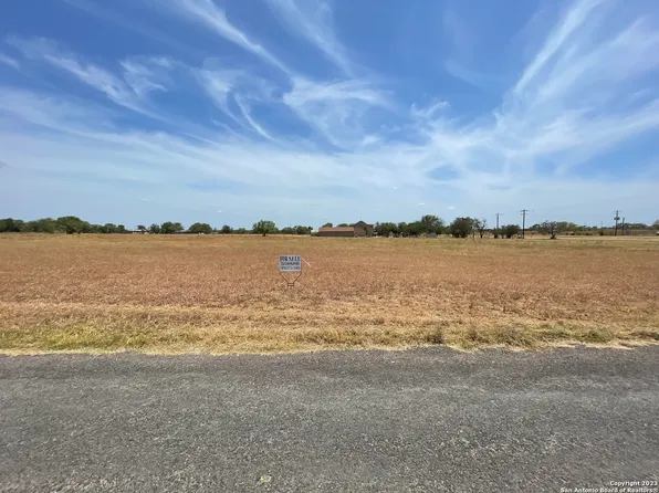 118 CR 7715 LOT 36, Devine, TX 78016