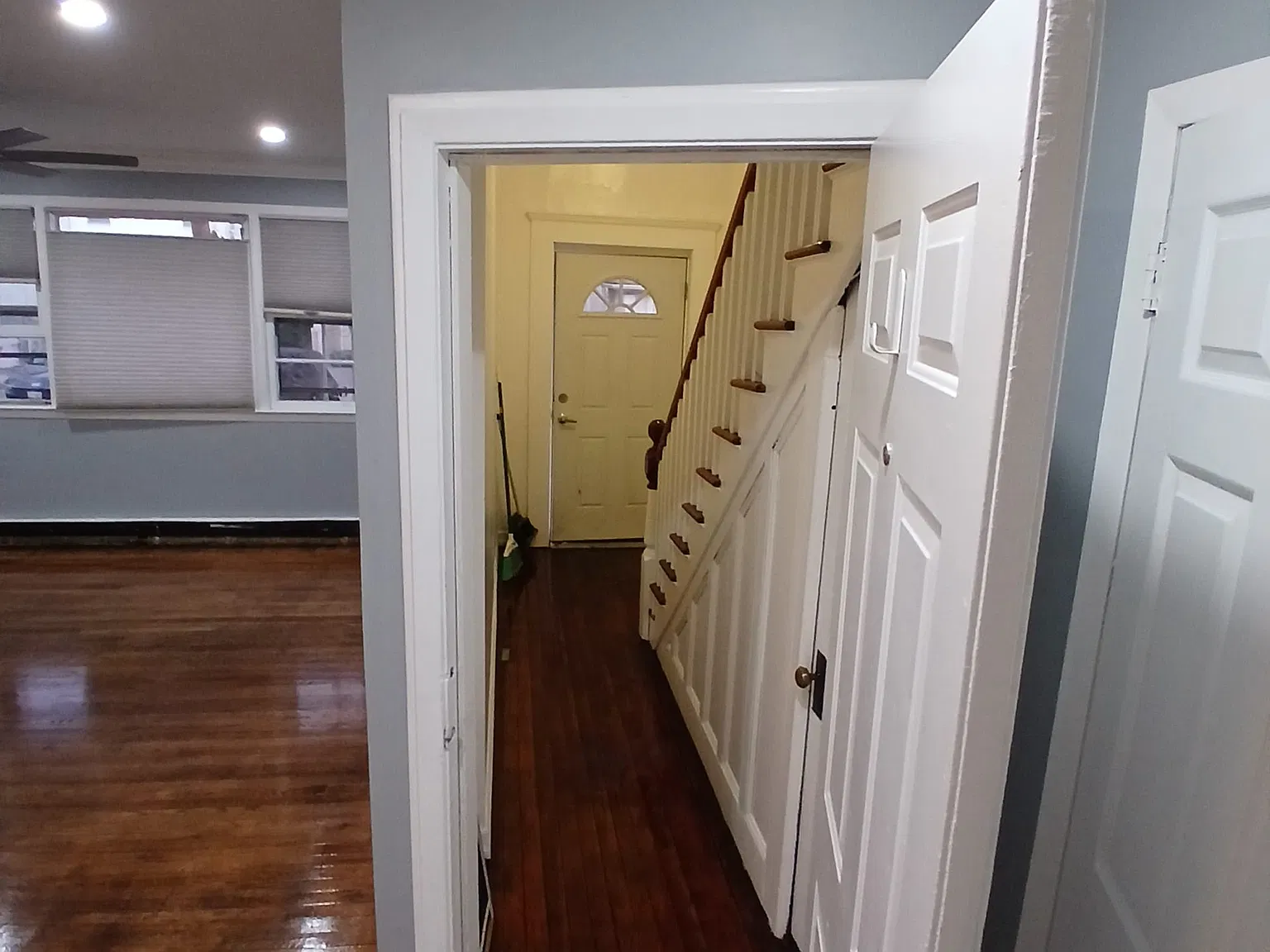 3 bed, 1377 sqft, $4,800 — Photo 2