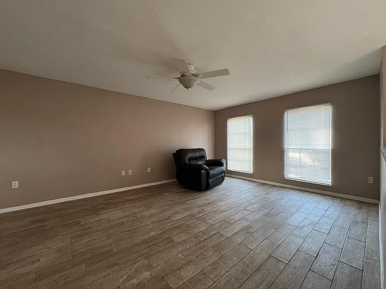 313 Fish Hawk Dr — Photo 12