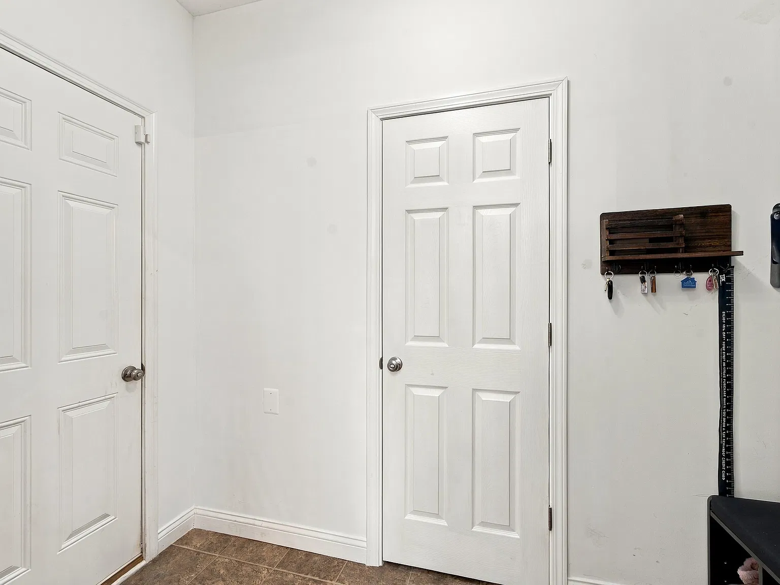 1326 Buckmeyer Dr — Photo 4