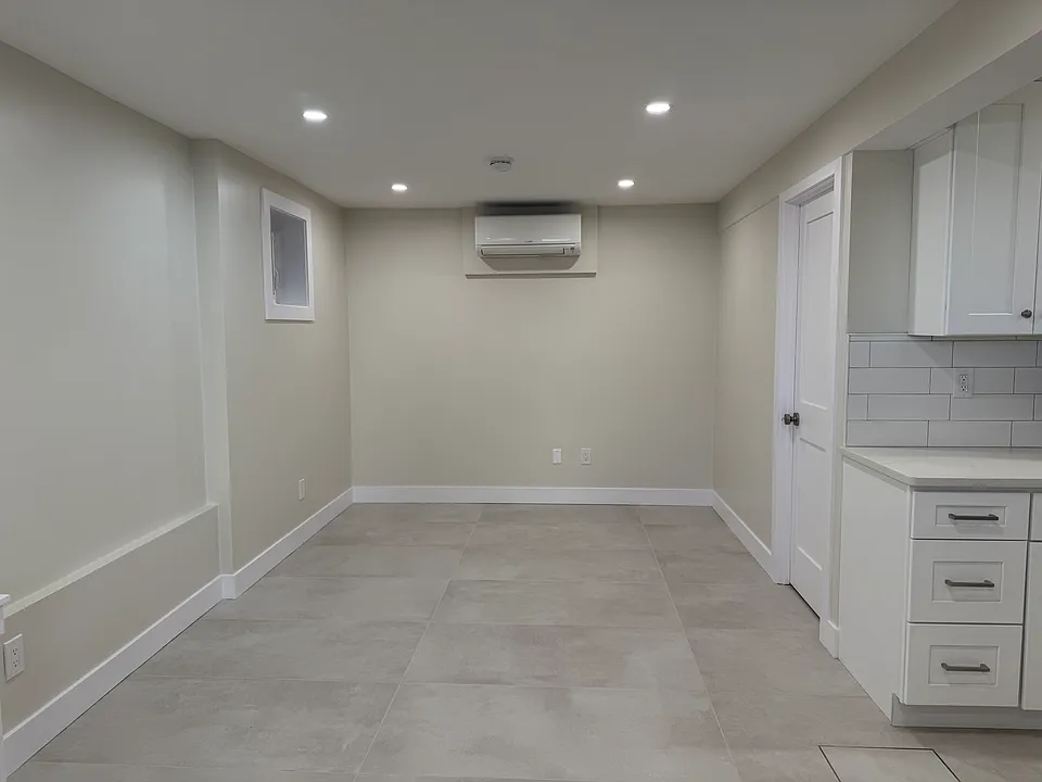 290 Clifton Ave #5
