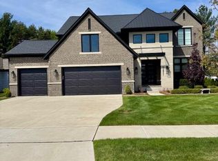52801 Royal Park Ave, Shelby Township, MI 48315
