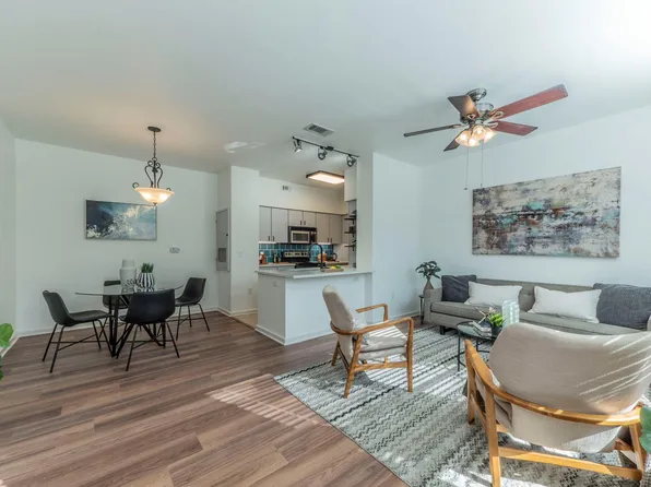 1201 Grove Blvd APT 702, Austin, TX 78741