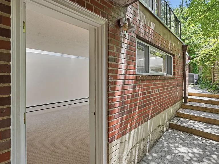 4432 Q St NW — Photo 21