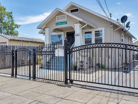 4th image of 8521 Dowling St