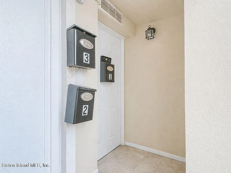 280 Targee St #1 — Photo 9