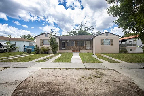 5860 SW 9th St #A Photo 1