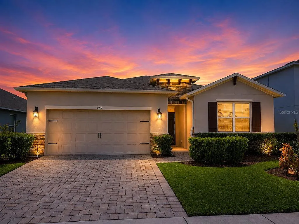 4 bed, 2.0 bath, 2047 sqft, $2,250 — Photo 1