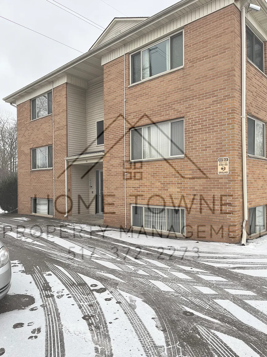3330 S Pennsylvania Ave APT 11 photo 1